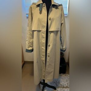Rare Vintage London Fog Khaki trench coat.